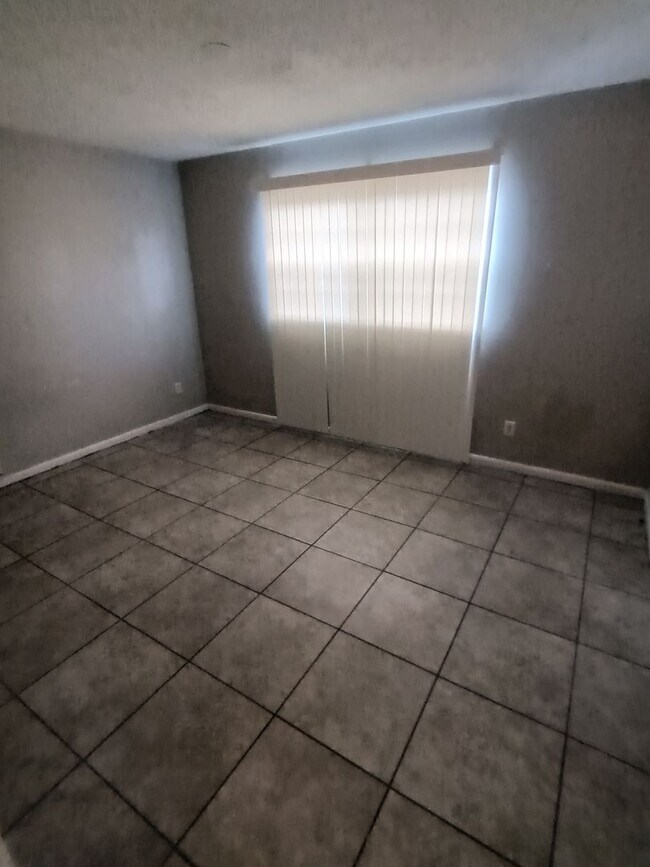 Building Photo - 5505 Hernandes Dr