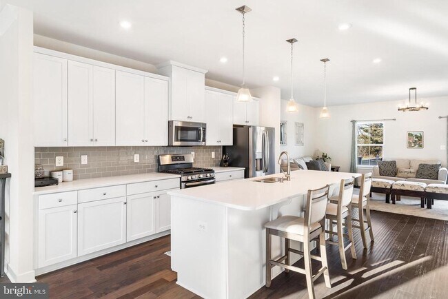 Building Photo - 131 Burkwood Ter