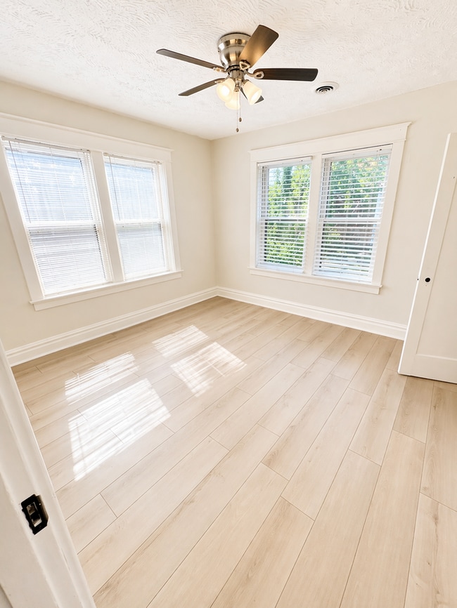 Building Photo - 7104 Tulane Ave