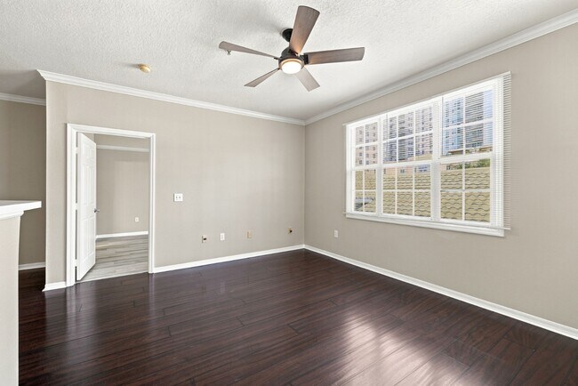Building Photo - 501 Knights Run Ave