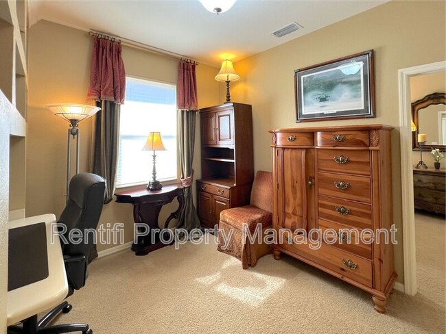 Building Photo - 11915 Country Day Cir