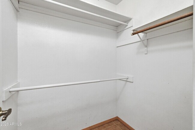 Building Photo - 1805 W Curry Dr