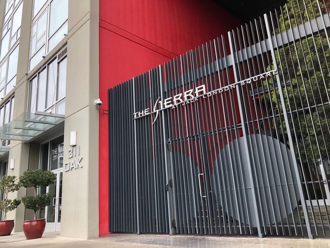 Building Photo - Jack London Square Loft – Newly Renovated, High Ceilings, Prime Location!