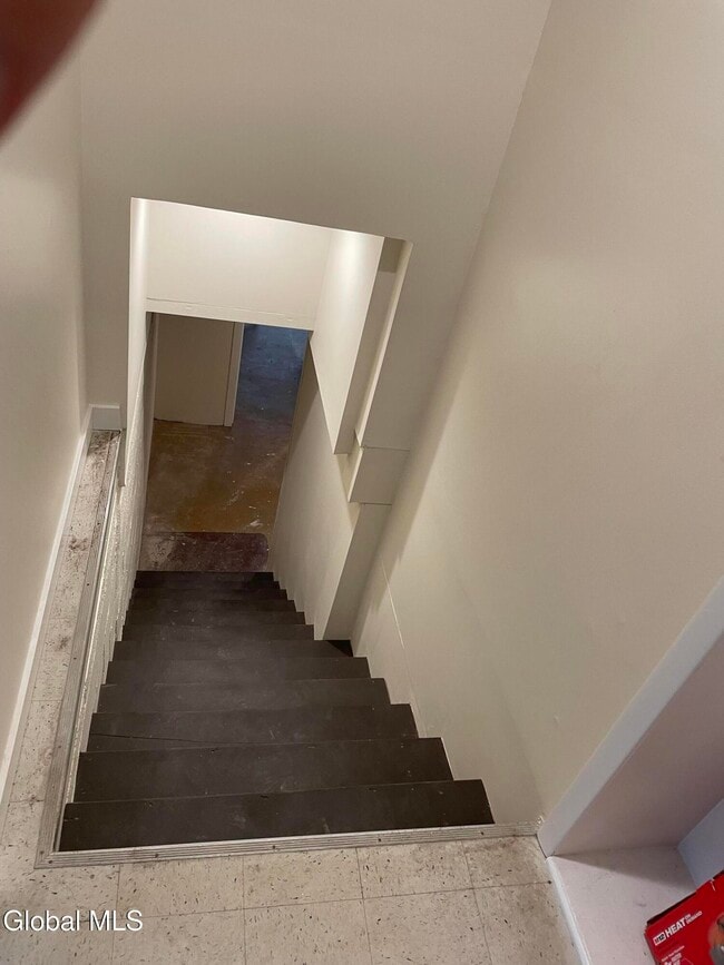 Building Photo - 13 Richards Dr