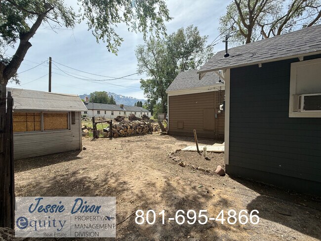 Building Photo - 940 Kiesel Ave