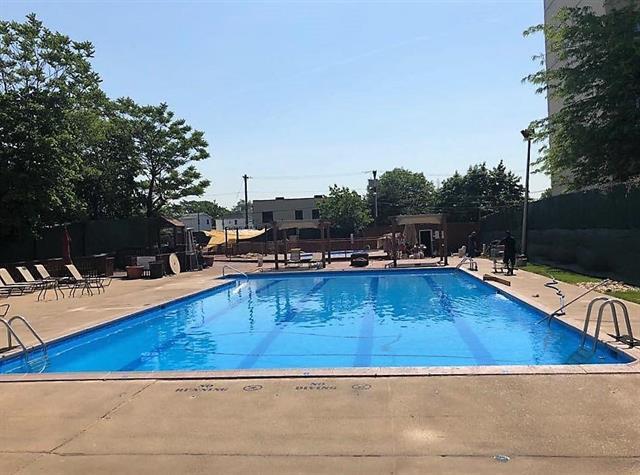 Building Photo - 225 St Pauls Ave