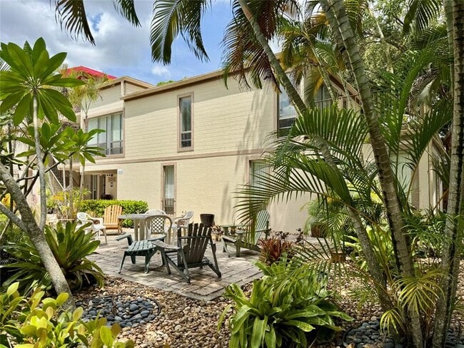 Building Photo - 1313 SW 8th Ct