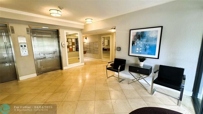 Building Photo - 2900 N Course Dr