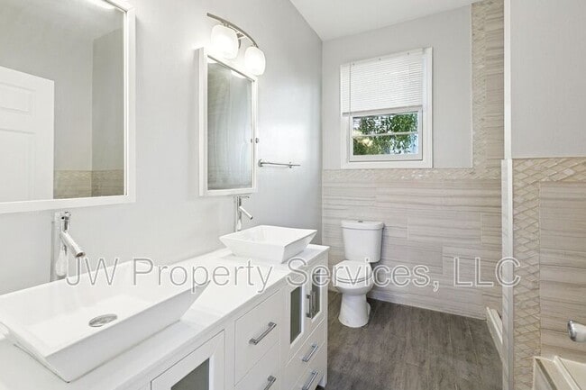 Building Photo - 309 Red Allen Wy