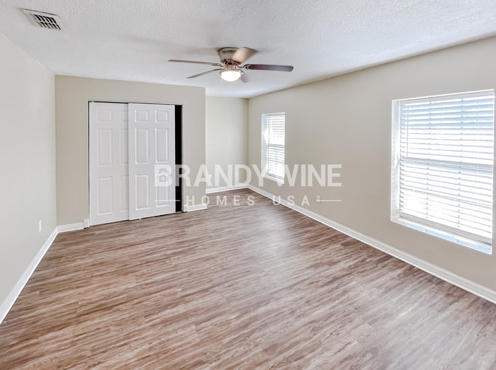 Building Photo - 616 Pembridge Dr W