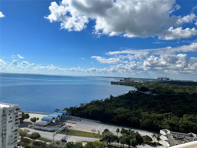 Building Photo - 2475 Brickell Ave