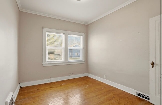 Building Photo - 916 S Webster St