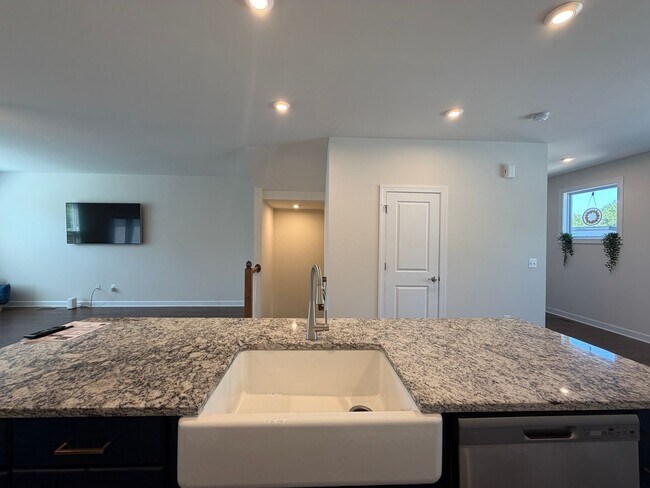 Building Photo - 3155 Horizon Rd