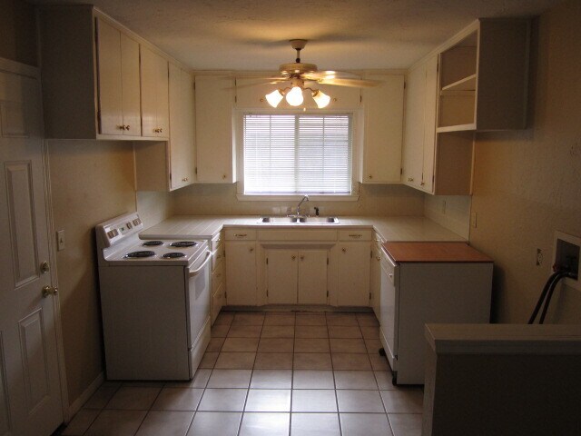 Building Photo - 1708 Westchester Dr