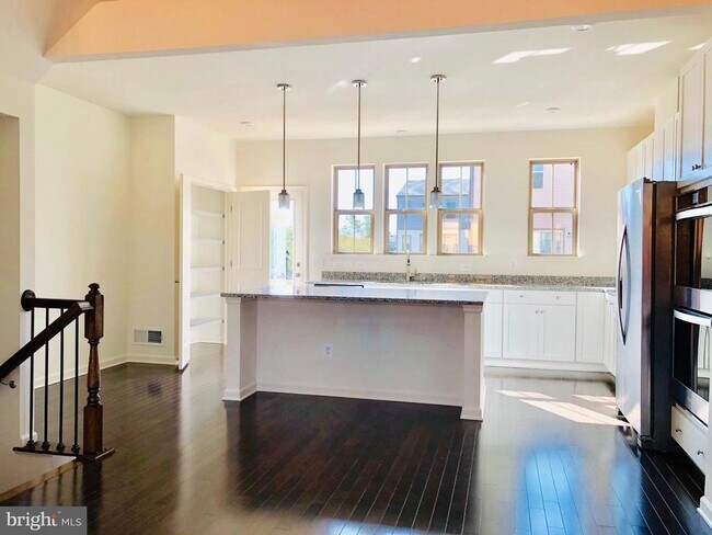 Building Photo - 124 Tolocka Terrace NE