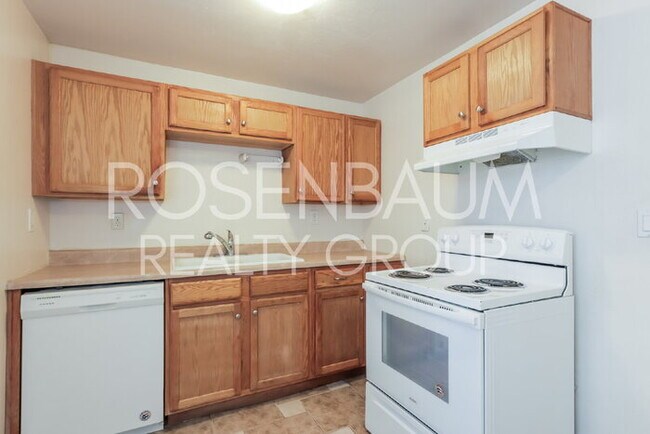 Building Photo - Charming 1-bedroom, 1-bath downstairs apar...