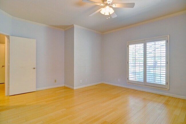 Building Photo - 3 Bedroom Home - Ridglea Country Club Estates