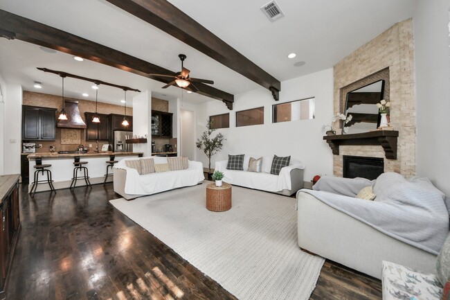 Building Photo - 1141 W 23rd St