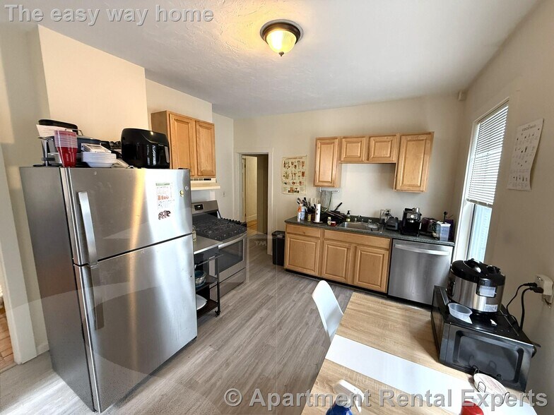 Primary Photo - 61 Webster Ave