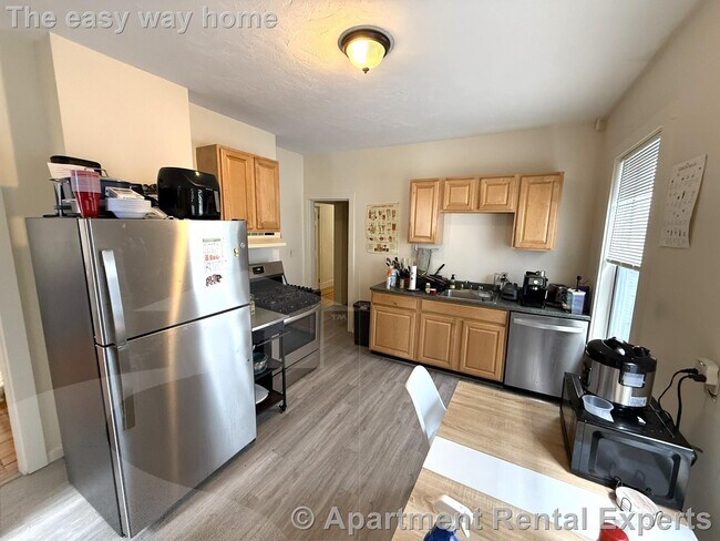 Primary Photo - 61 Webster Ave