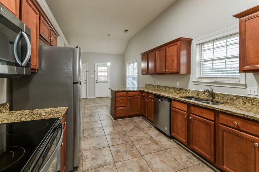 Building Photo - 2174 Berry Bush Ln