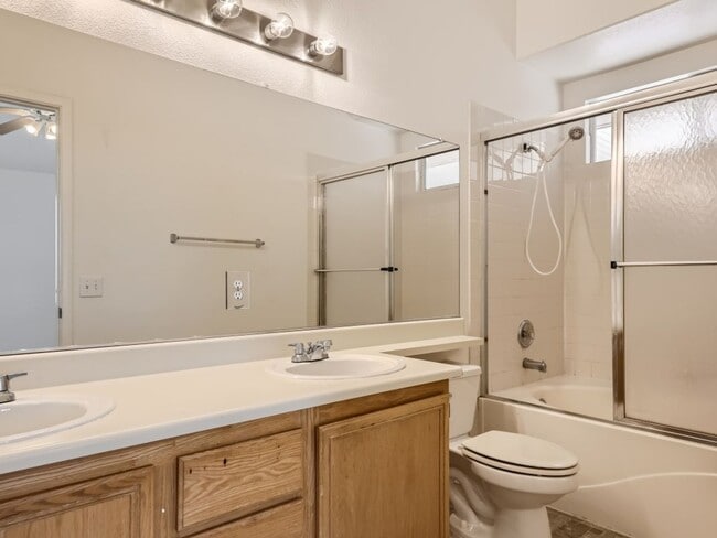 Building Photo - Cute and cozy 4 bedroom in Henderson