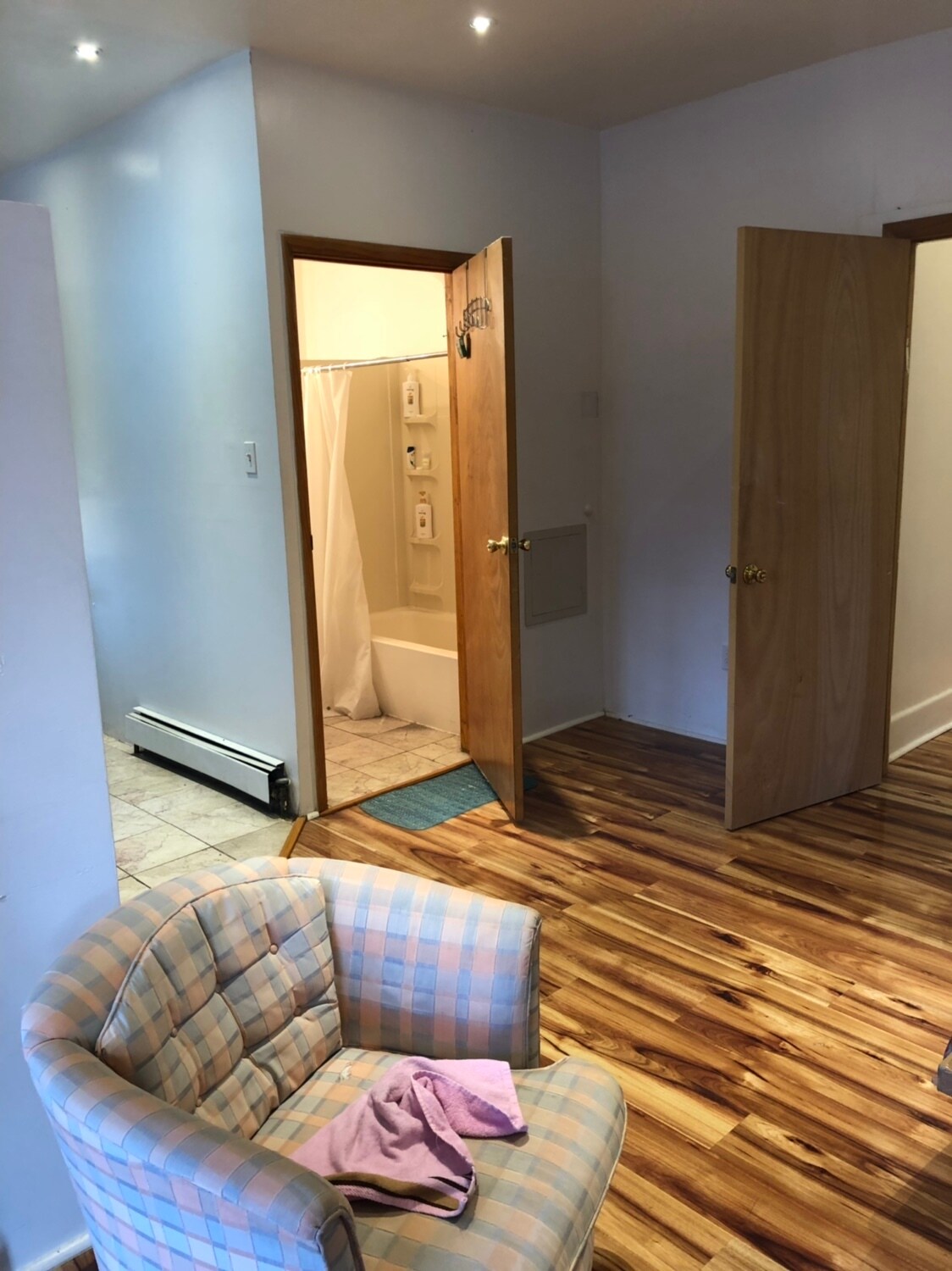 Building Photo - 5818 Hobart St