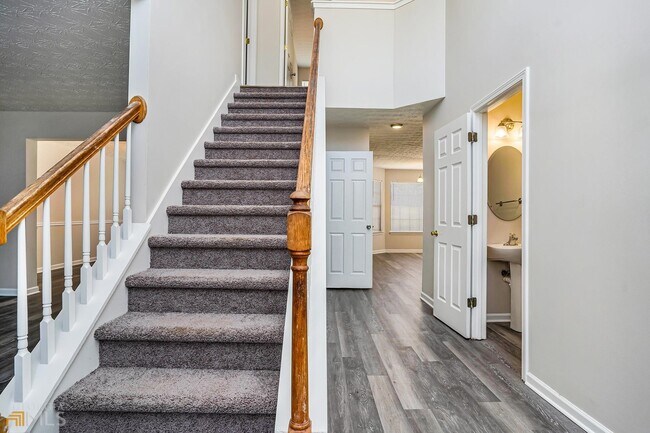 Building Photo - 1730 Bennett Dr