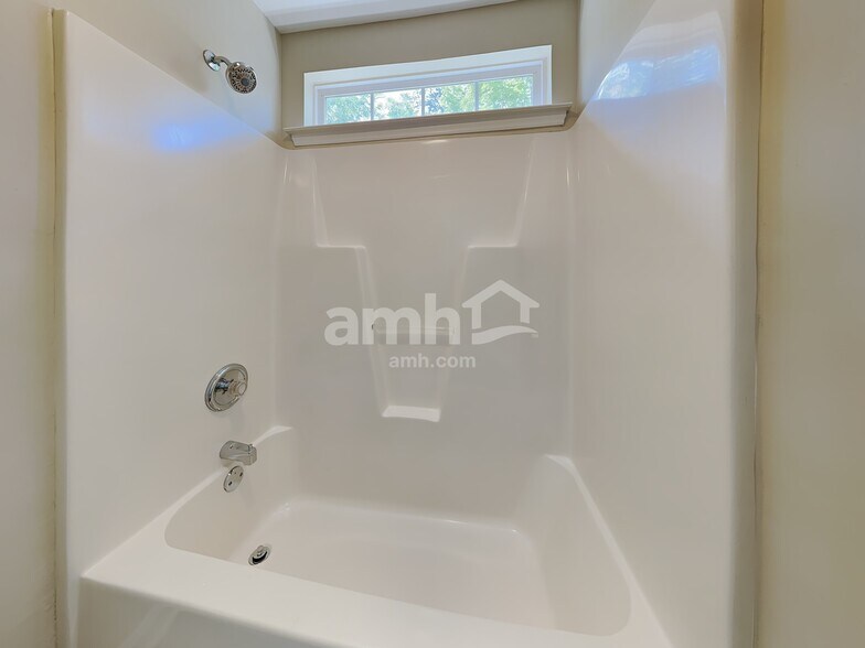 Building Photo - 3702 Tuxford Ln