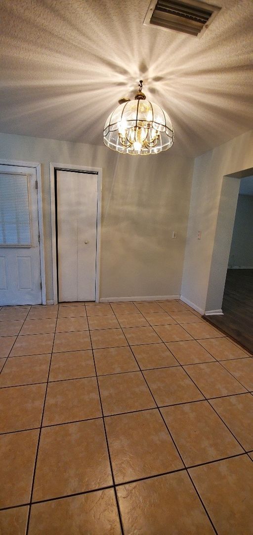 Building Photo - 3-Bedroom, 2-Bathroom Home for Rent in Winter Haven MOVE IN SPECIAL $500 OFF SECOND MONTH