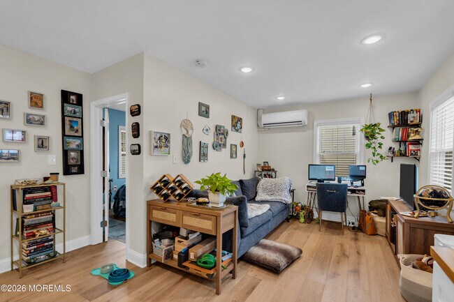 Building Photo - 1215 Lister St