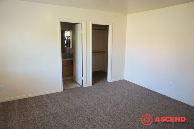 Building Photo - Great Northwest Property!