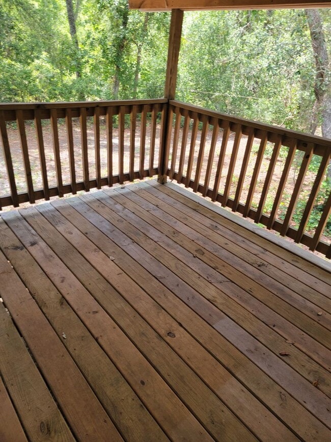 Building Photo - 203 Powerline Rd