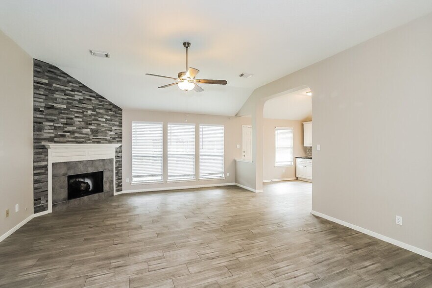 Building Photo - 5113 Orange Blossom Ct
