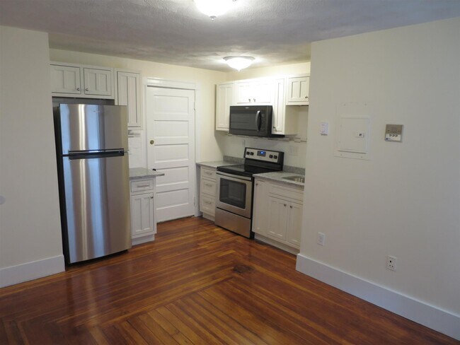 Building Photo - 14 Garrison Ave