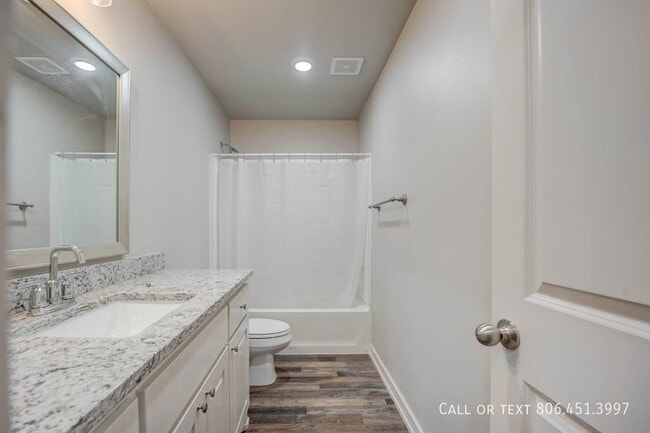 Building Photo - Gorgeous 3/2/2 in SW Lubbock