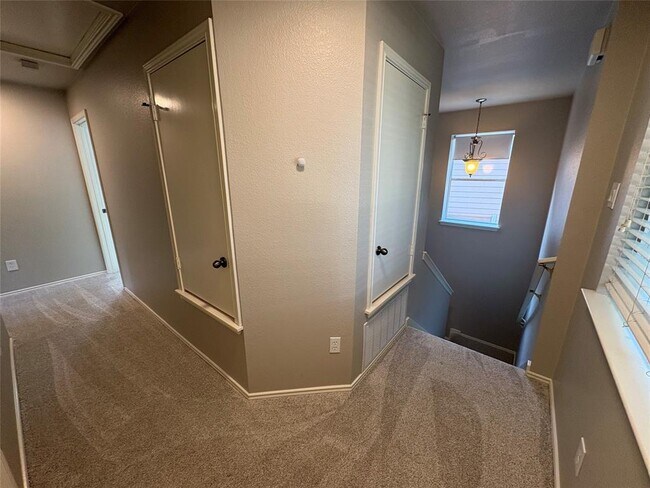 Building Photo - 2109 Rockland Dr