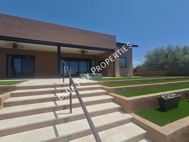 Building Photo - 13037 N Red Quail Pl