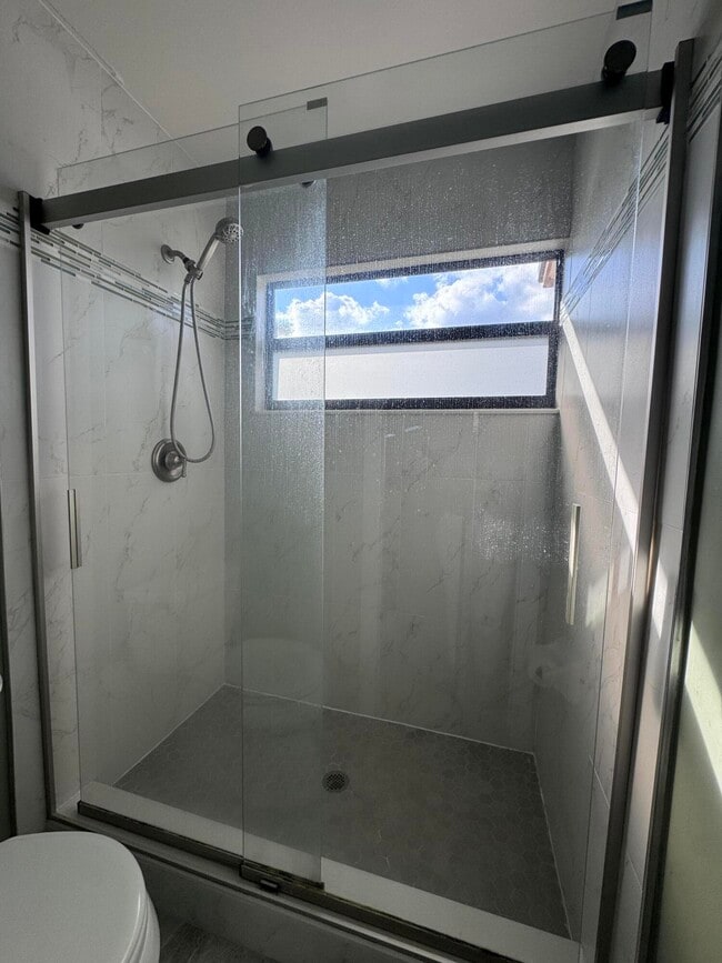 Building Photo - 122 Sherwood Cir