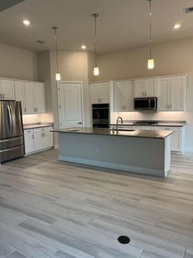 Building Photo - 7813 Deer Lake Ct