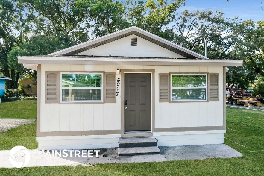 Primary Photo - 4007 E Osborne Ave