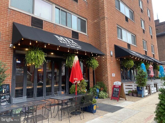 Building Photo - 2101 Chestnut St