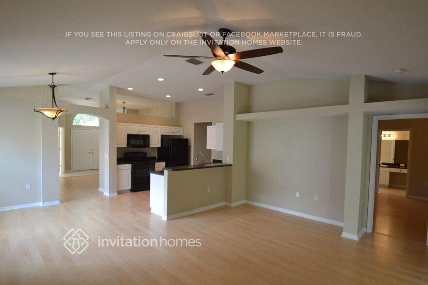 Building Photo - 2717 Brookville Dr