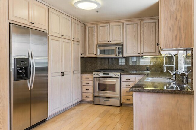 Building Photo - Stand Alone in Golden Hills of Redondo Beach!