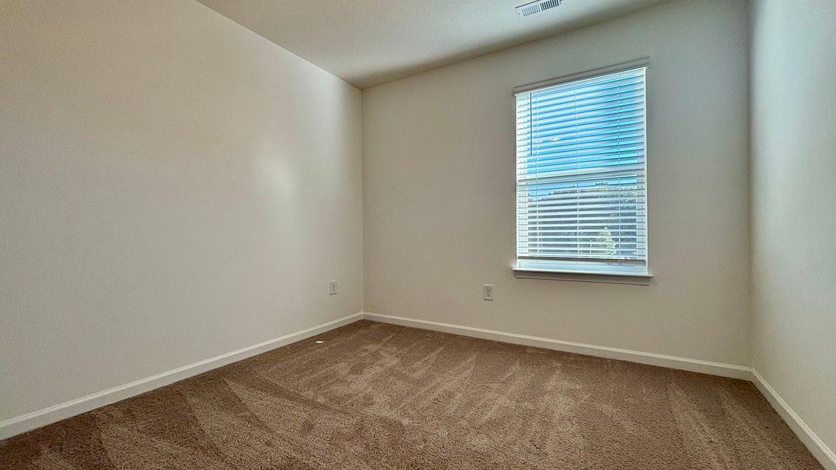 Building Photo - 333 Emma Victoria Wy