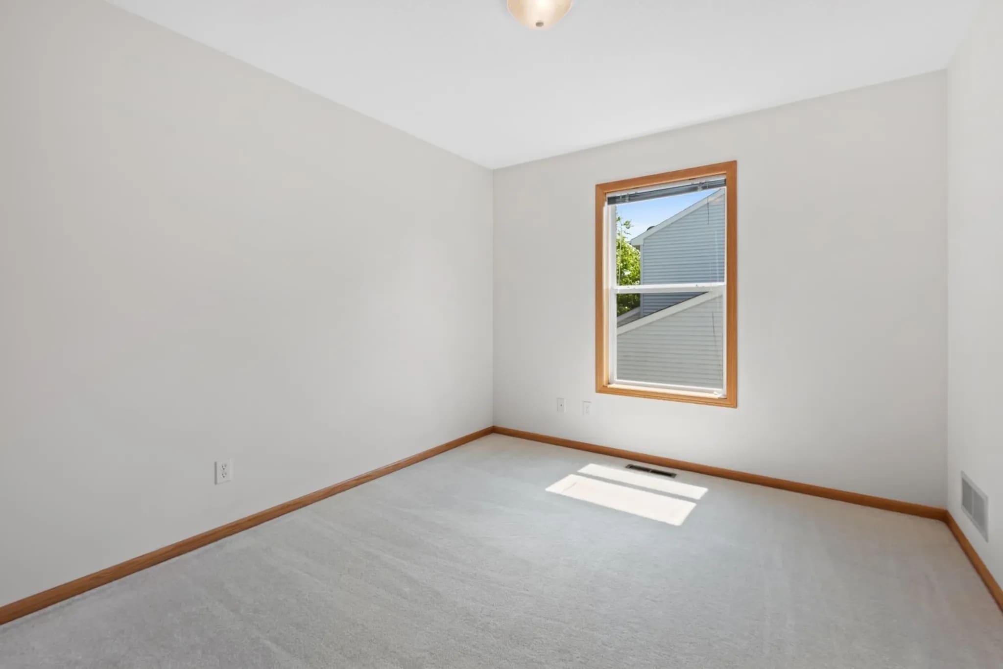 Bedroom 4 - 9264 Peony Ln N