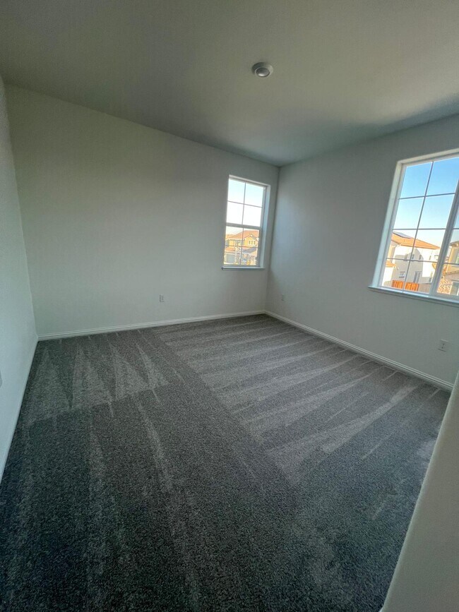 Building Photo - 3137 Barnowl Wy