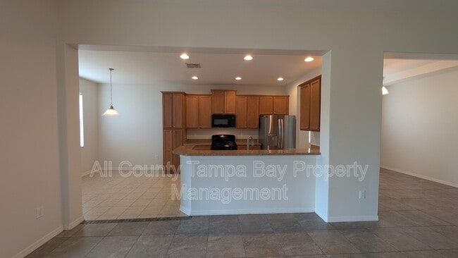 Building Photo - 17449 New Cross Cir