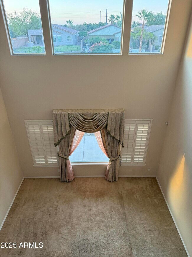 Building Photo - 642 E Torrey Pines Pl