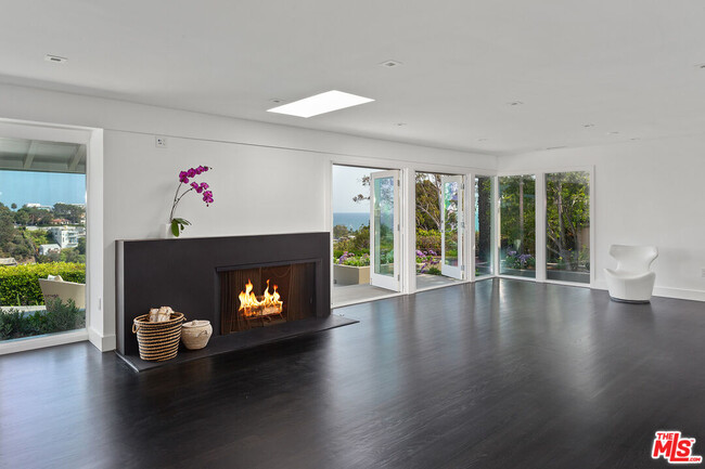 Building Photo - 500 Amalfi Dr